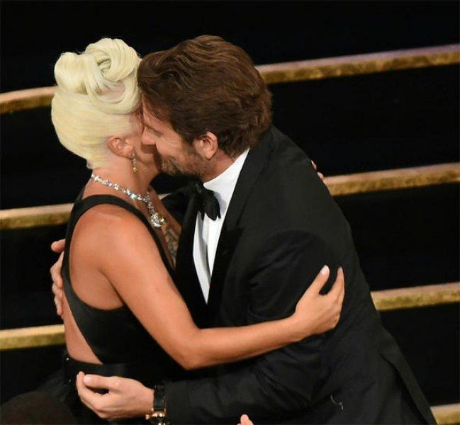 Irina Shayk'tan sevgilisi Bradley Cooper'a tam destek 