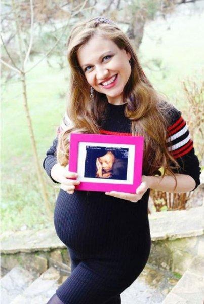 Sunucu Gülhan Şen anne oldu 