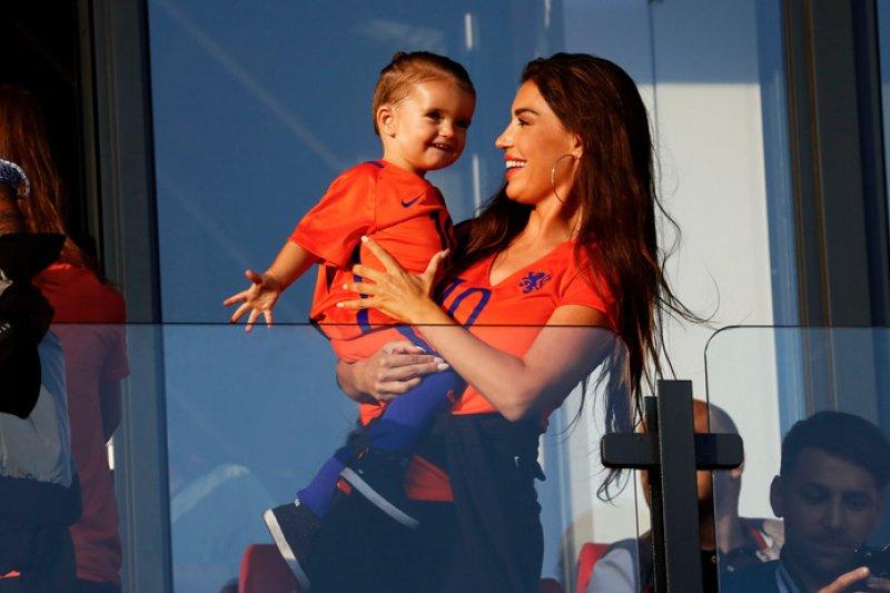 Wesley Sneijder eşi Yolanthe Cabau'dan boşanıyor