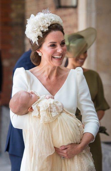 Kate Middleton ve Meghan Markel'ın taht sıralaması - Resim 21