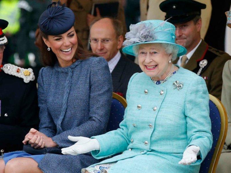 Kate Middleton ve Meghan Markel'ın taht sıralaması - Resim 12