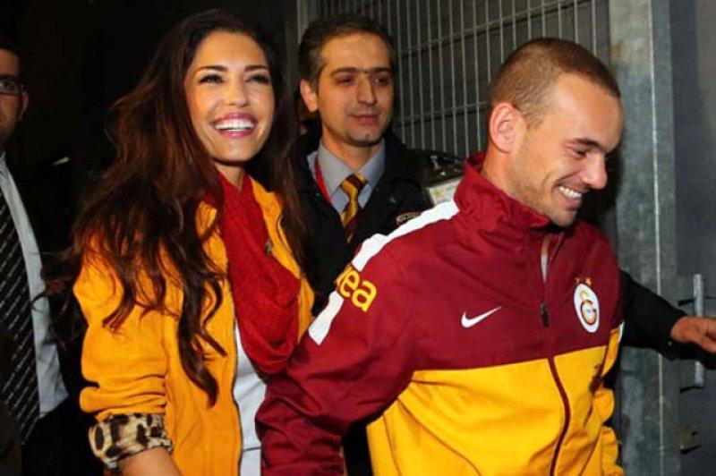 Wesley Sneijder'in eşine şiddet uyguladığı iddia edildi