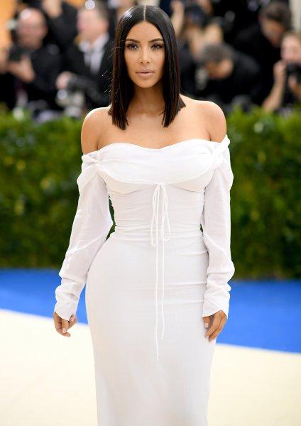 Kim Kardashian Naomi Campbell'i taklit ediyor