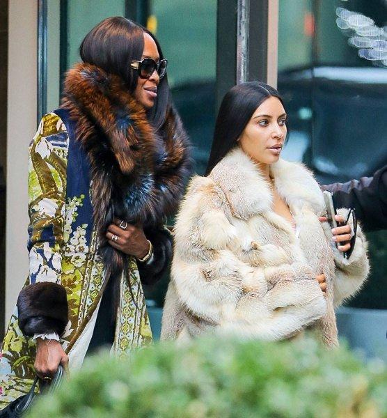 Kim Kardashian Naomi Campbell'i taklit ediyor