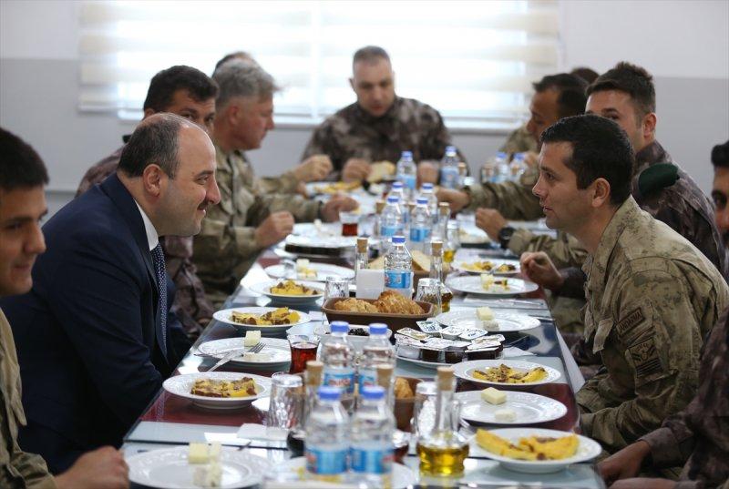 Bakan Varank Tunceli'de 