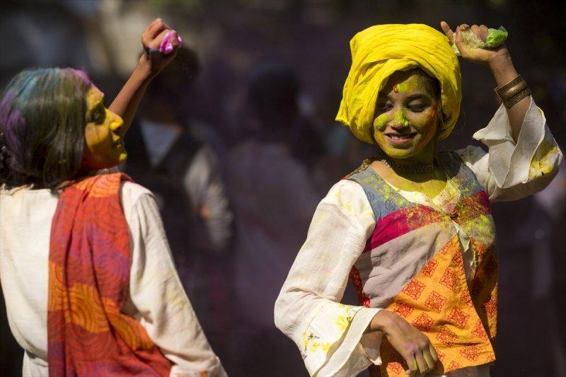 Bangladeş'te Holi Festivali