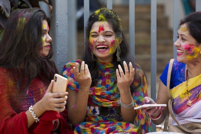 Bangladeş'te Holi Festivali