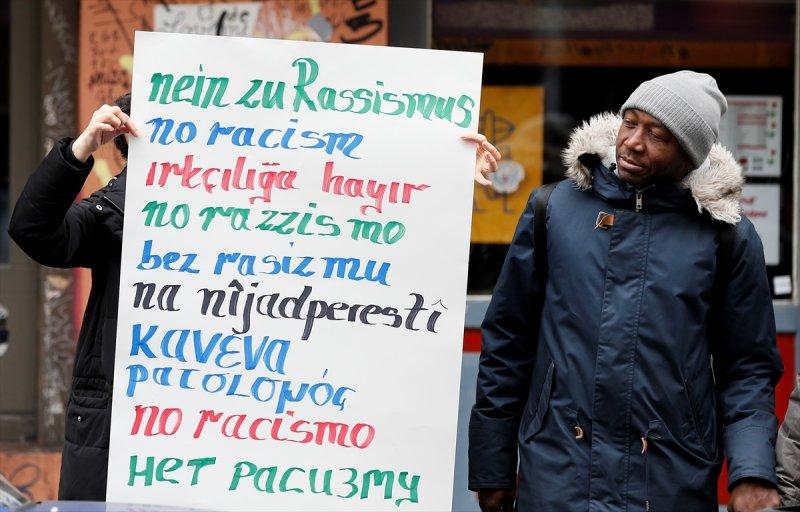 Almanya'da ırkçılığa karşı insan zinciri