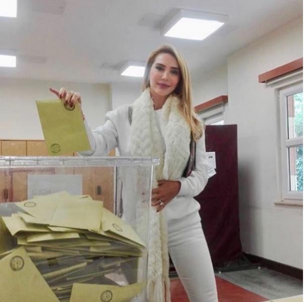 Oy kullanan ünlüler