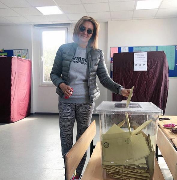 Oy kullanan ünlüler