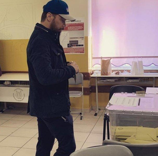 Oy kullanan ünlüler