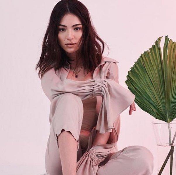 Oyuncu Melisa Aslı Pamuk İnstagram'ı sallıyor