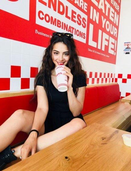 Oyuncu Melisa Aslı Pamuk İnstagram'ı sallıyor