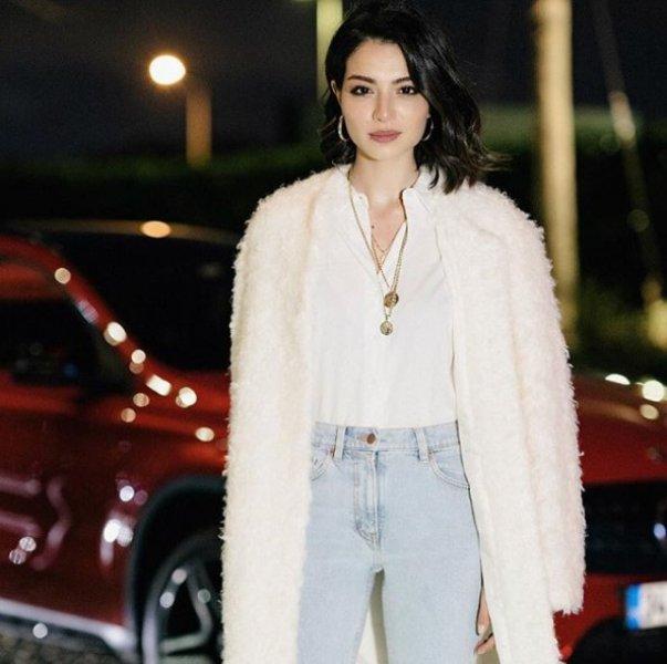 Oyuncu Melisa Aslı Pamuk İnstagram'ı sallıyor