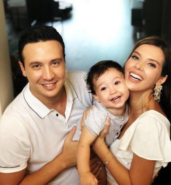 Hatice Şendil ve Burak Sağyaşar aşk tazeledi 