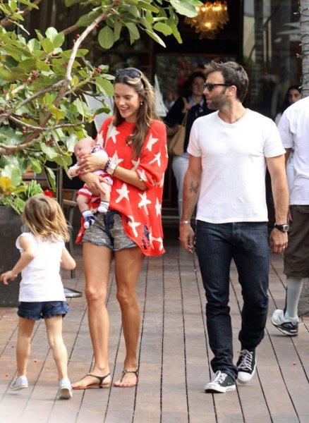 Ünlü model Alessandra Ambrosio 38 yaşında 