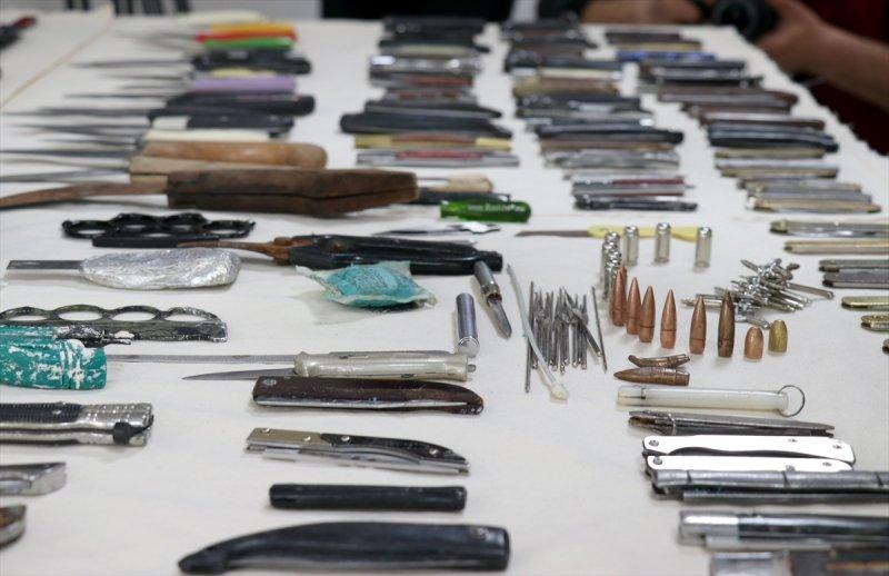 Adliye girişinde bin 388 kesici ve delici alet ele geçirildi