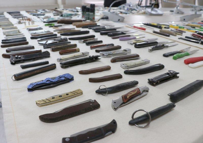 Adliye girişinde bin 388 kesici ve delici alet ele geçirildi