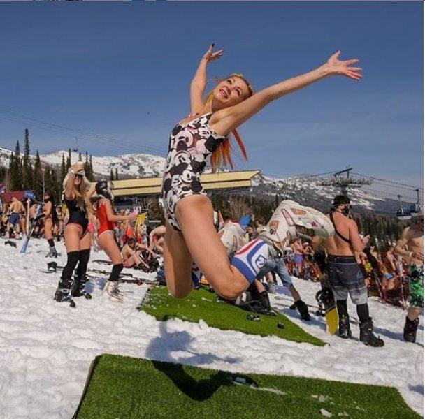 Sibirya soğuğunda kayak festivali: Grelka Festivali