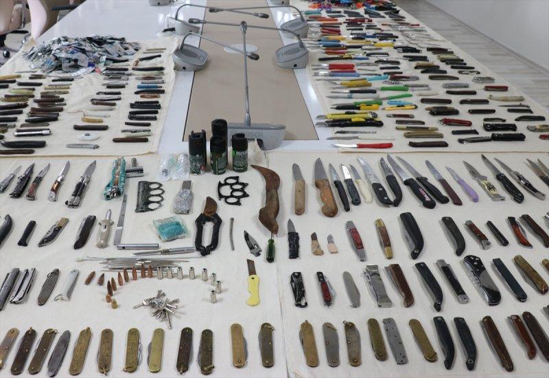 Adliye girişinde bin 388 kesici ve delici alet ele geçirildi