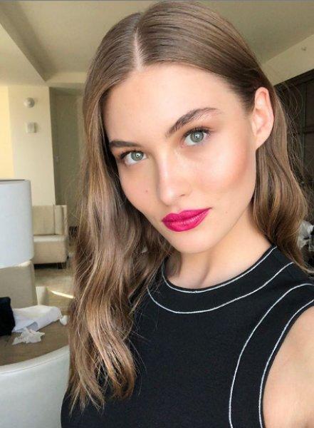 Victoria’s Secret’ın yeni gözdesi: Grace Elizabeth