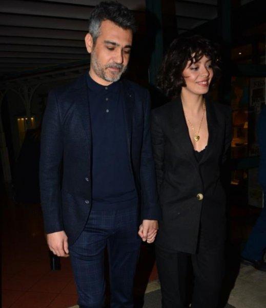 Selin Şekerci ve Caner Cindoruk el ele poz verdi 