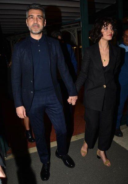 Selin Şekerci ve Caner Cindoruk el ele poz verdi 