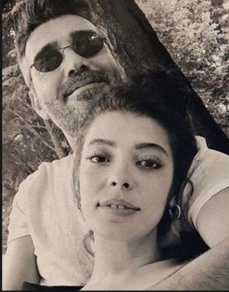 Selin Şekerci ve Caner Cindoruk el ele poz verdi 