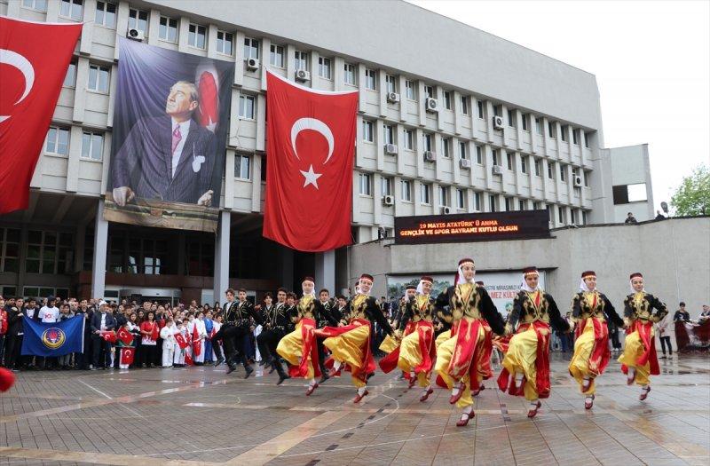 19 Mayıs törenlerle kutlandı
