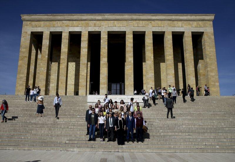 19 Mayıs törenlerle kutlandı