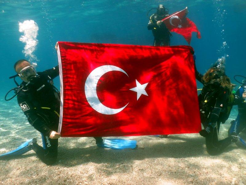 19 Mayıs törenlerle kutlandı