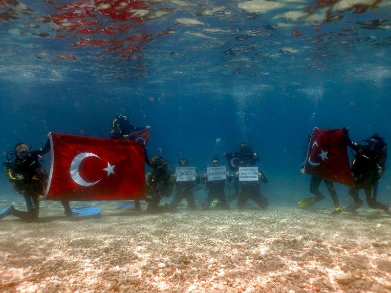 19 Mayıs törenlerle kutlandı