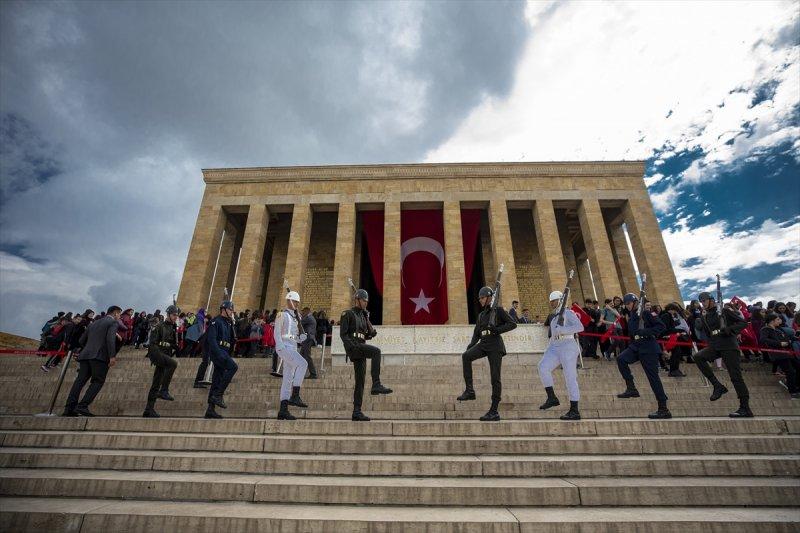 19 Mayıs törenlerle kutlandı