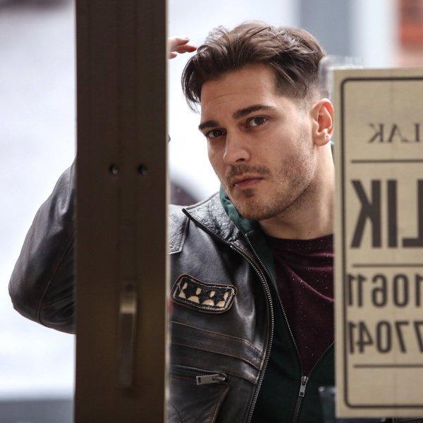 Ünlülerin mezun olduğu okullar