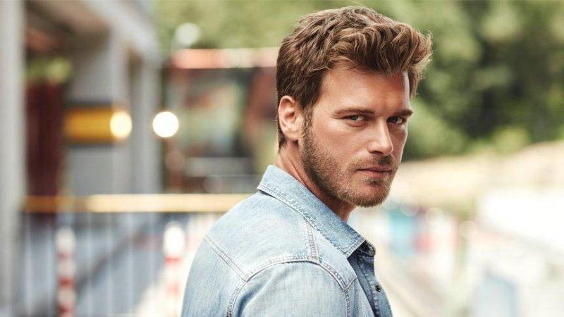 Ünlülerin mezun olduğu okullar