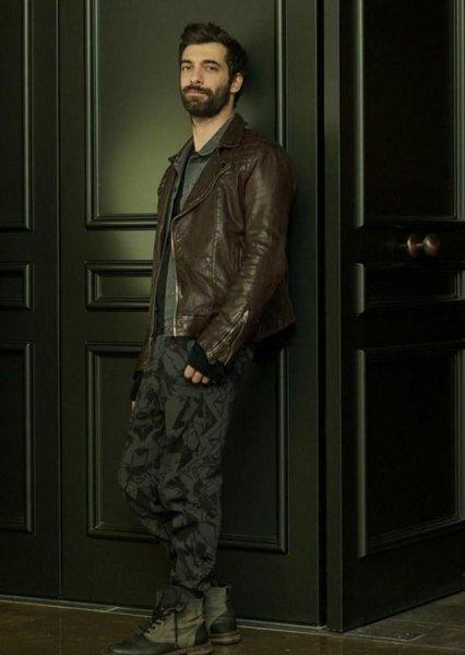 Ünlülerin mezun olduğu okullar