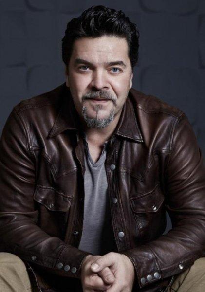 Ünlülerin mezun olduğu okullar