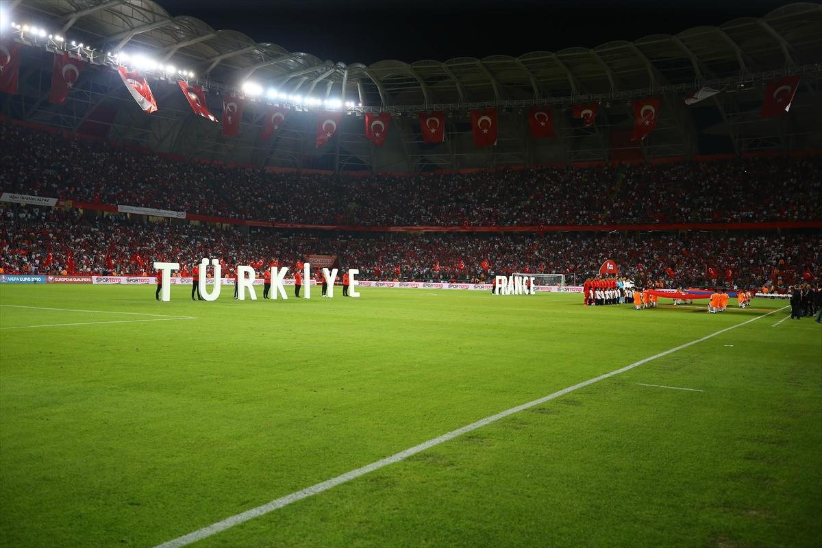 Euro 2020 Elemeleri Türkiye - Fransa maçından kareler