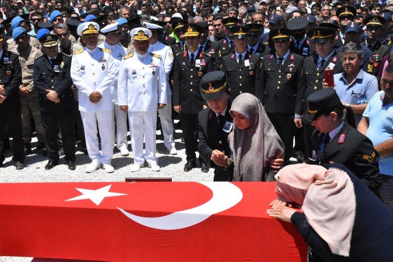 Şehit uzman çavuş Muğla'da son yolculuğuna uğurlandı