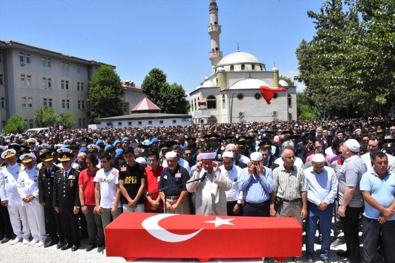Şehit uzman çavuş Muğla'da son yolculuğuna uğurlandı