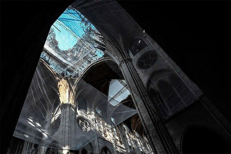 Notre Dame yeniden inşa ediliyor