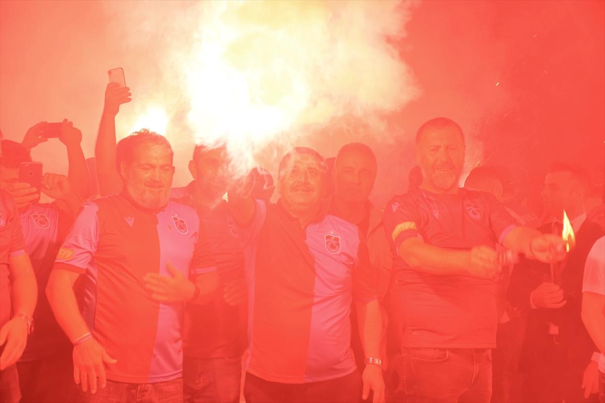 Trabzonspor, taraftarlarıyla 52. yılını kutladı