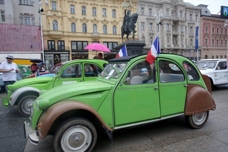 Klasik otomobil tutkunları Hırvatistan'da buluştu