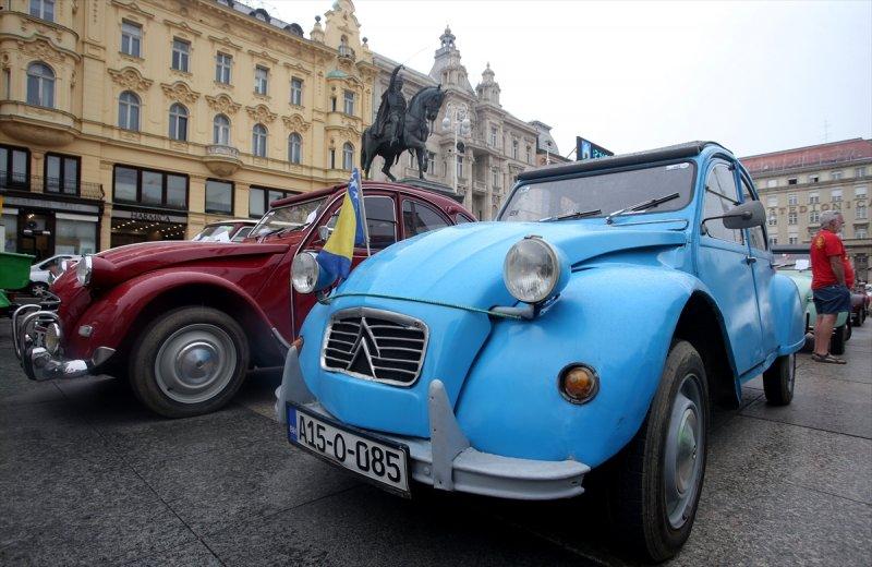 Klasik otomobil tutkunları Hırvatistan'da buluştu