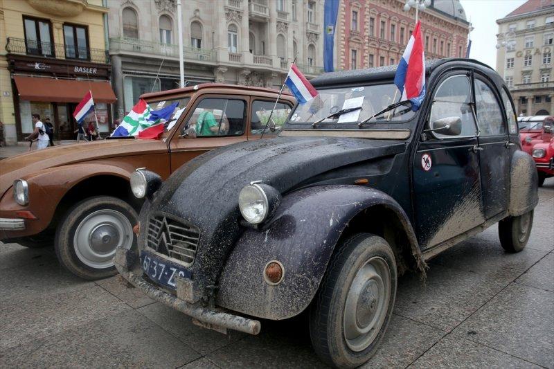 Klasik otomobil tutkunları Hırvatistan'da buluştu