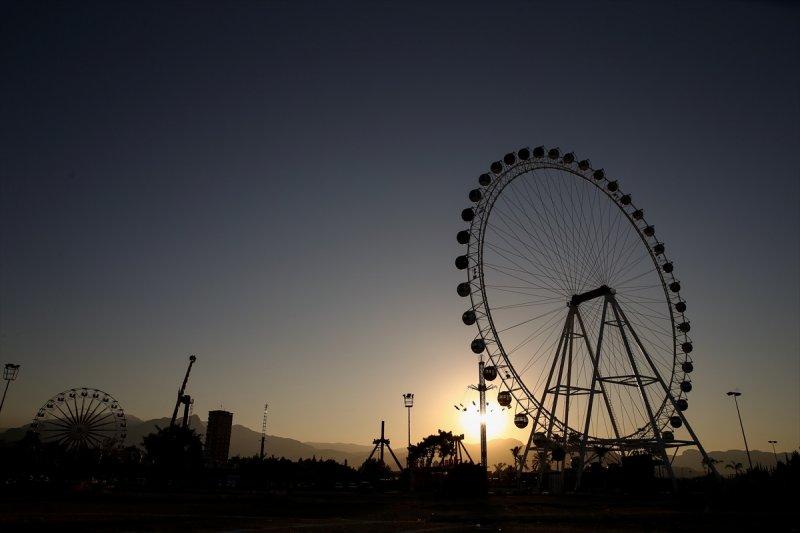 Antalya'da 90 metre yüksekliğinde dönme dolap açılışı