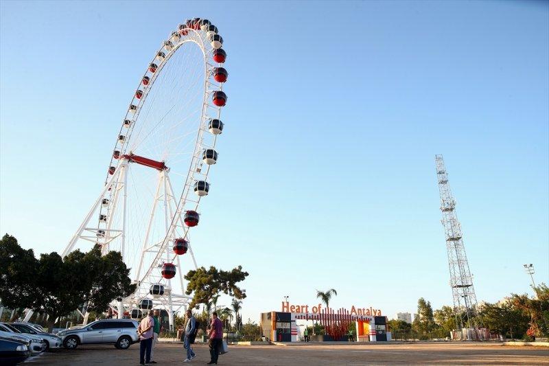 Antalya'da 90 metre yüksekliğinde dönme dolap açılışı