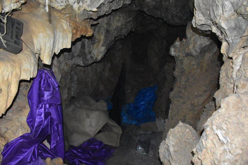 Mağarada teröristlere ait 5 ton yaşam malzemesi bulundu