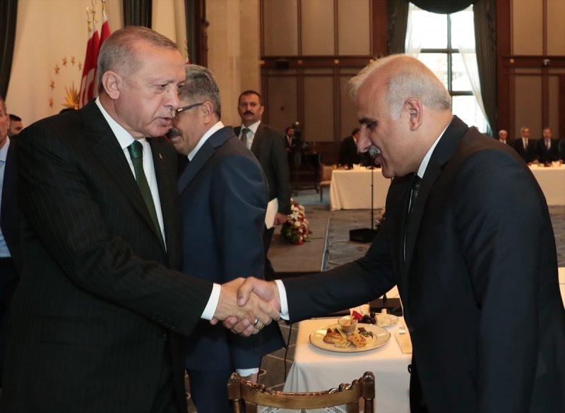 Cumhurbaşkanı Erdoğan 29 belediye başkanıyla Beştepe'de buluştu