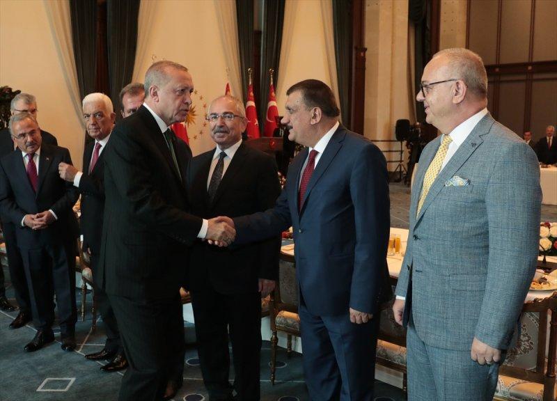 Cumhurbaşkanı Erdoğan 29 belediye başkanıyla Beştepe'de buluştu